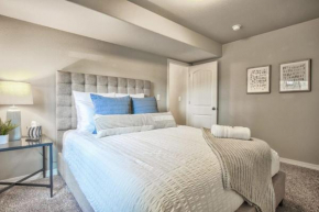 Lindenmere Retreat Private Basement w Fire Pit